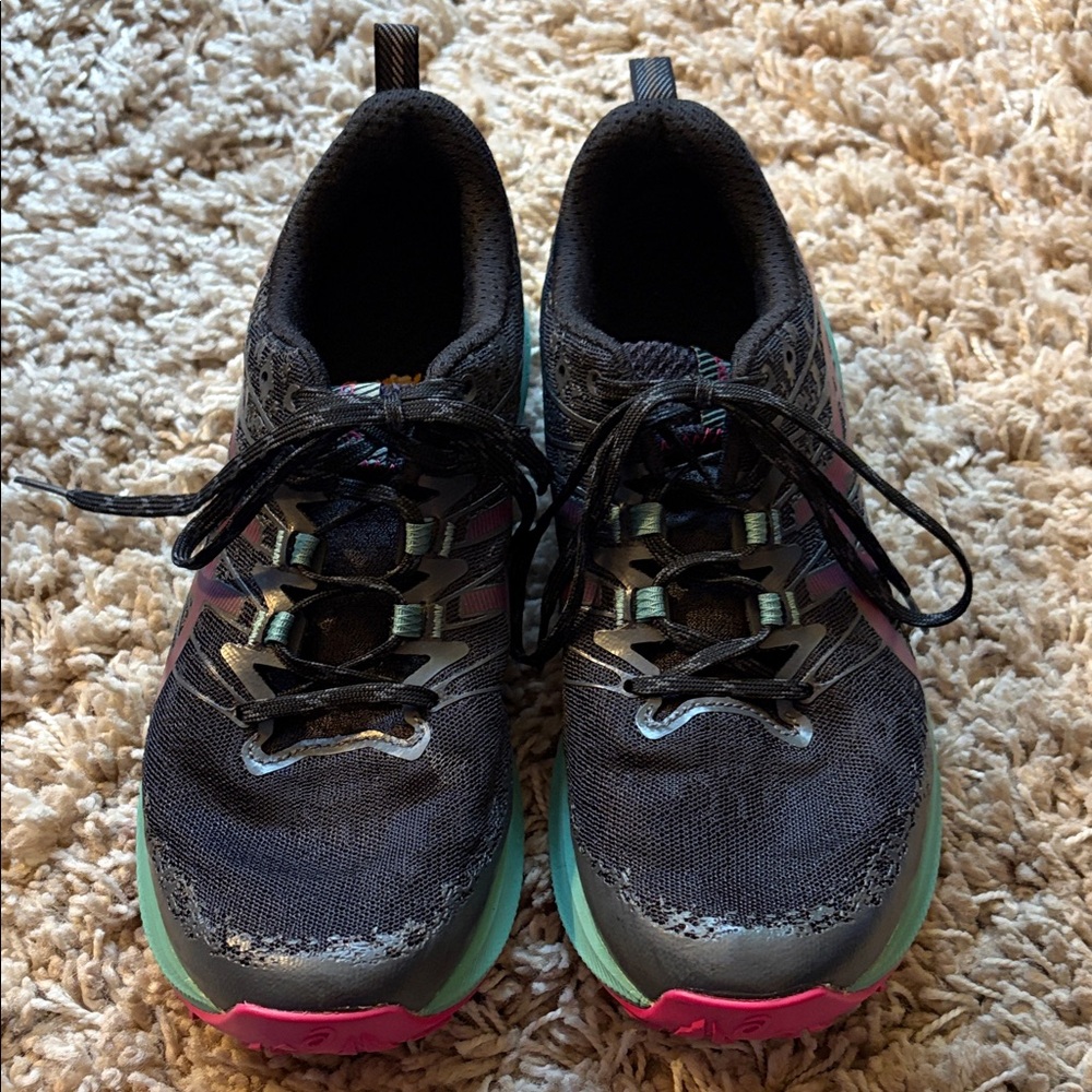 Asics Women's Fuji Lite Trail sneakers 10.5